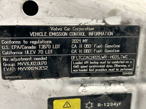 Used 2021 Volvo XC60 T5 Momentum w/ Protection Package Premier image 25