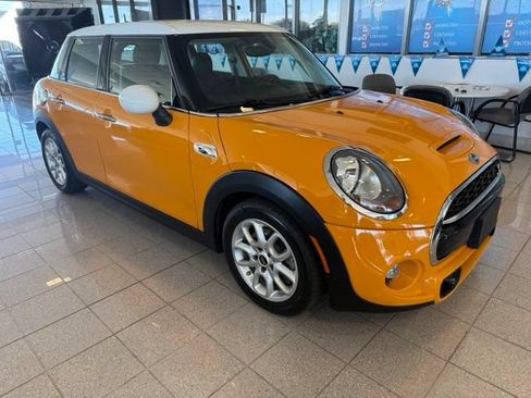 Used 2017 MINI Cooper S FWD image 1