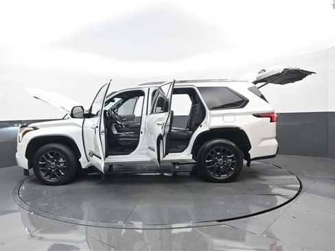 Used 2024 Toyota Sequoia Platinum image 35