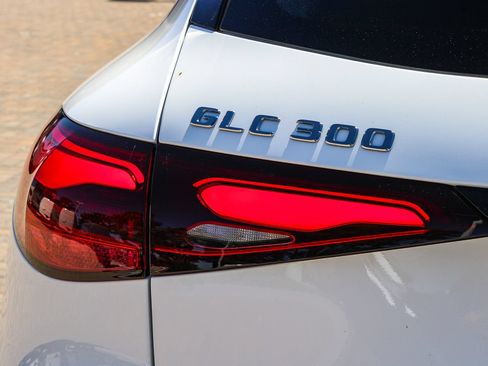 Certified 2024 Mercedes-Benz GLC 300 4MATIC image 11