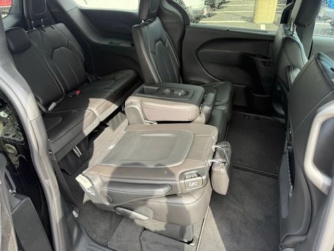 New 2026 Chrysler Pacifica Select FWD image 54