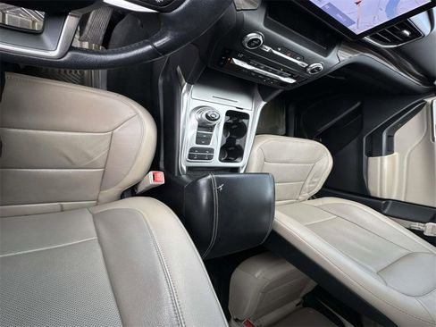 Used 2020 Ford Explorer Limited image 37