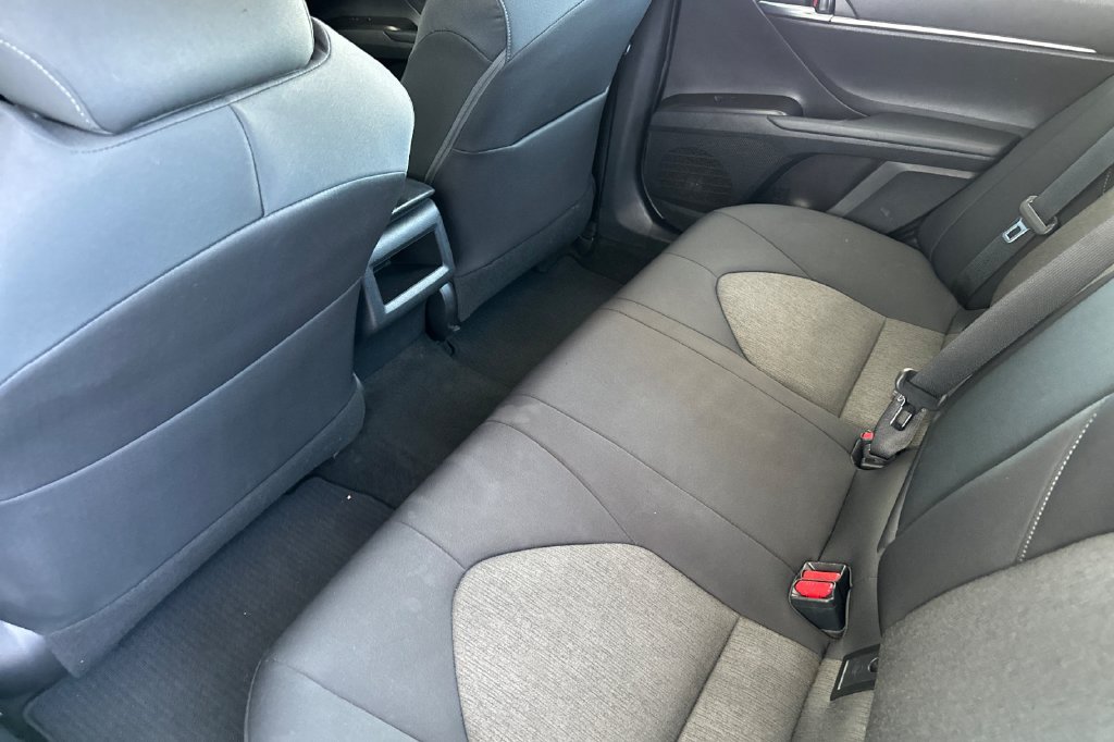 Used 2021 Toyota Camry LE FWD image 17