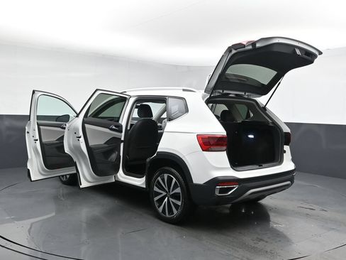 Used 2024 Volkswagen Taos SE FWD image 27