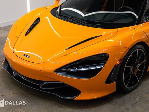 Used 2019 McLaren 720S Performance RWD image 3