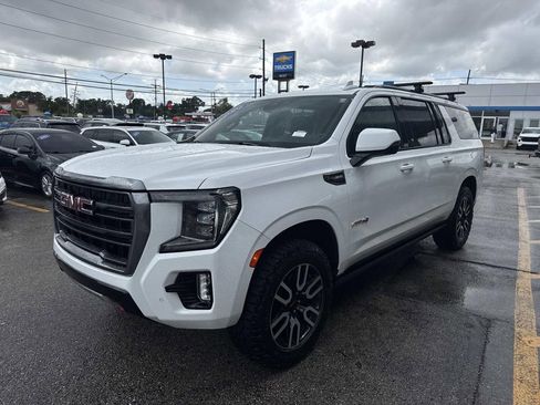 Used 2024 GMC Yukon XL AT4 w/ AT4 Premium Plus Package AWD/4WD image 4