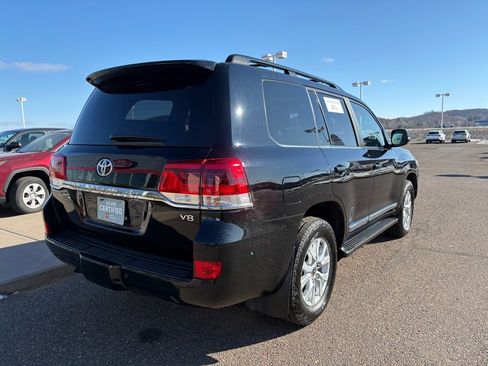 Certified 2016 Toyota Land Cruiser image 3