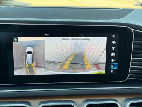 Used 2021 Mercedes-Benz GLS 580 4MATIC image 37