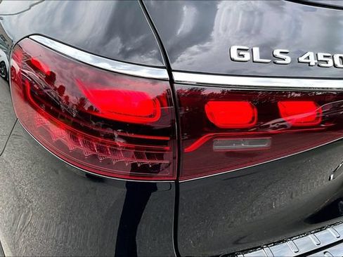 Used 2026 Mercedes-Benz GLS 450 4MATIC image 25