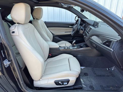 Used 2016 BMW M235i Coupe image 15