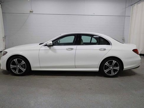 Used 2017 Mercedes-Benz E 300 4MATIC image 2