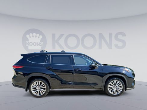 Used 2023 Toyota Highlander Platinum AWD/4WD image 17