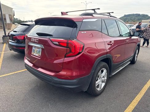 Used 2019 GMC Terrain SLE w/ Driver Convenience Package FWD image 4