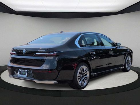Used 2026 BMW i7 xDrive60 RWD image 8