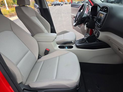 Used 2024 Kia Soul LX w/ Option Group 015 image 13