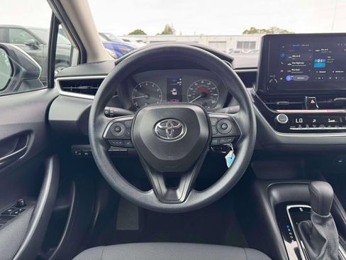 Used 2025 Toyota Corolla LE FWD image 22