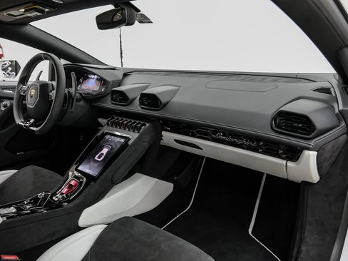 Used 2023 Lamborghini Huracan Tecnica image 15