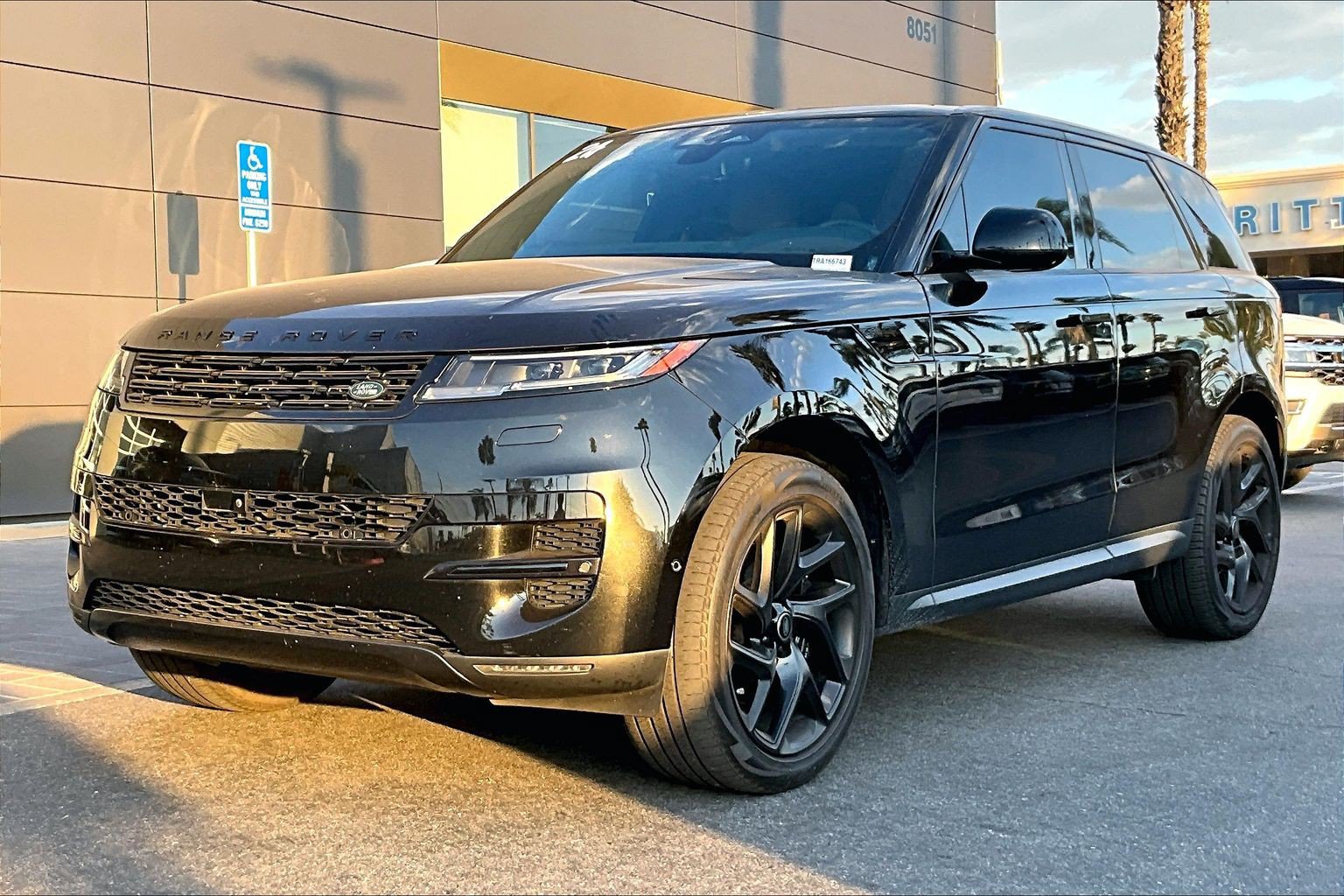Used 2024 Land Rover Range Rover Sport SE AWD/4WD image 1