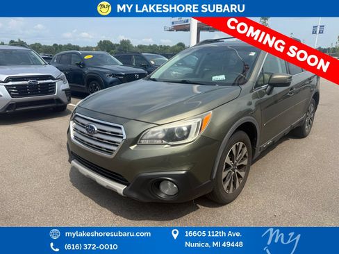 Used 2017 Subaru Outback 2.5i Limited AWD/4WD image 3