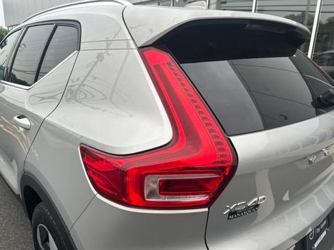 Certified 2025 Volvo XC40 B5 Plus AWD/4WD image 10