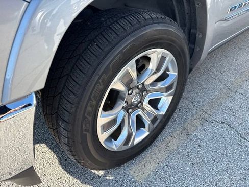Used 2023 RAM 1500 Limited AWD/4WD image 11