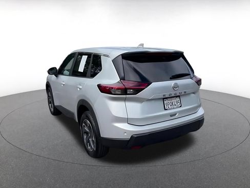 Used 2025 Nissan Rogue SV FWD image 11