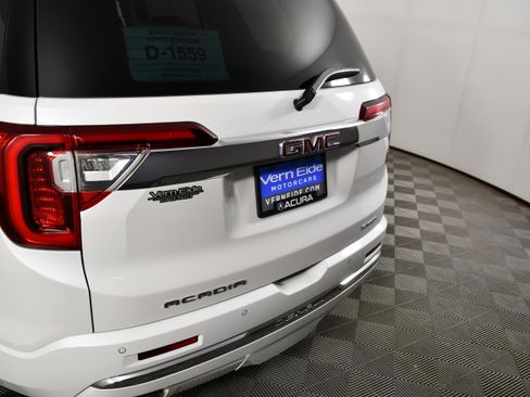 Used 2021 GMC Acadia Denali w/ Denali Ultimate Package AWD/4WD image 15