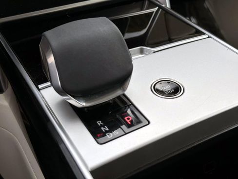 Used 2024 Land Rover Range Rover SE AWD/4WD image 25