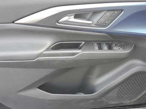 Certified 2024 Chevrolet Equinox EV LT FWD image 15
