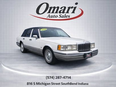 Used 1990 Lincoln Town Car Signature