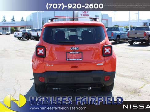 Used 2019 Jeep Renegade Latitude w/ Cold Weather Group AWD/4WD image 8