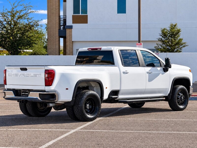 Used 2022 Chevrolet Silverado 3500 LT w/ Convenience Package AWD/4WD image 3