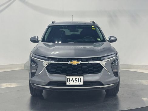 Used 2024 Chevrolet Trax LT FWD image 9