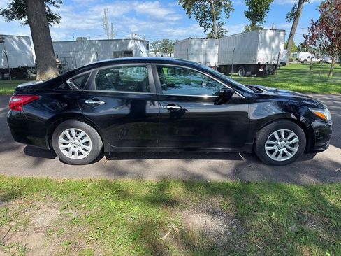 Used 2016 Nissan Altima 2.5 S w/ Power Driver Seat Package FWD image 7