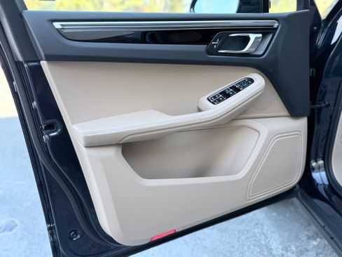 Used 2019 Porsche Macan image 15