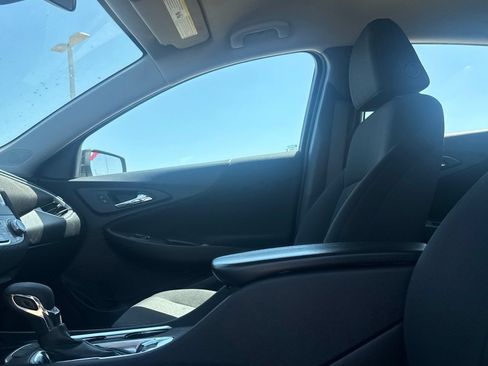 Used 2025 Chevrolet Malibu LT FWD image 35