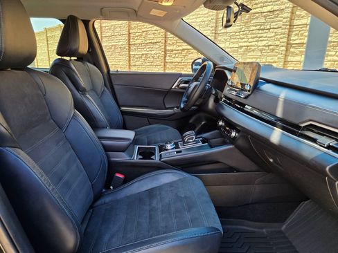 Used 2023 Mitsubishi Outlander SE FWD image 28
