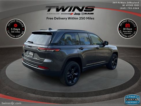 New 2025 Jeep Grand Cherokee Limited w/ Black Appearance Package image 2