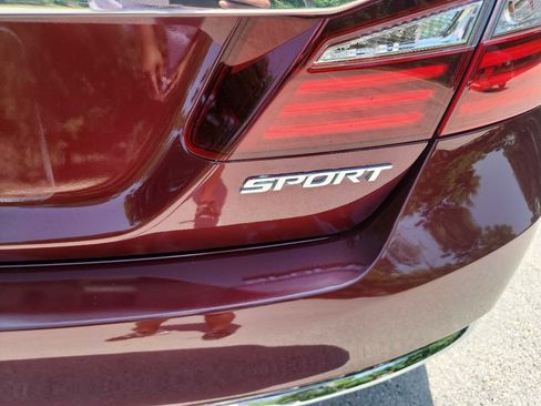 Used 2017 Honda Accord Sport image 6