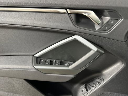 New 2025 Audi Q3 2.0T Premium image 10