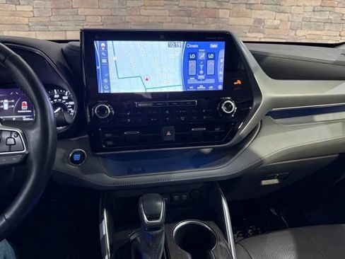 Used 2021 Toyota Highlander Platinum AWD/4WD image 19