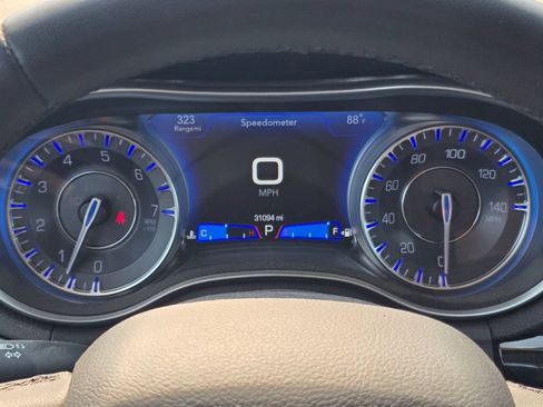 Used 2023 Chrysler 300 Touring RWD image 16