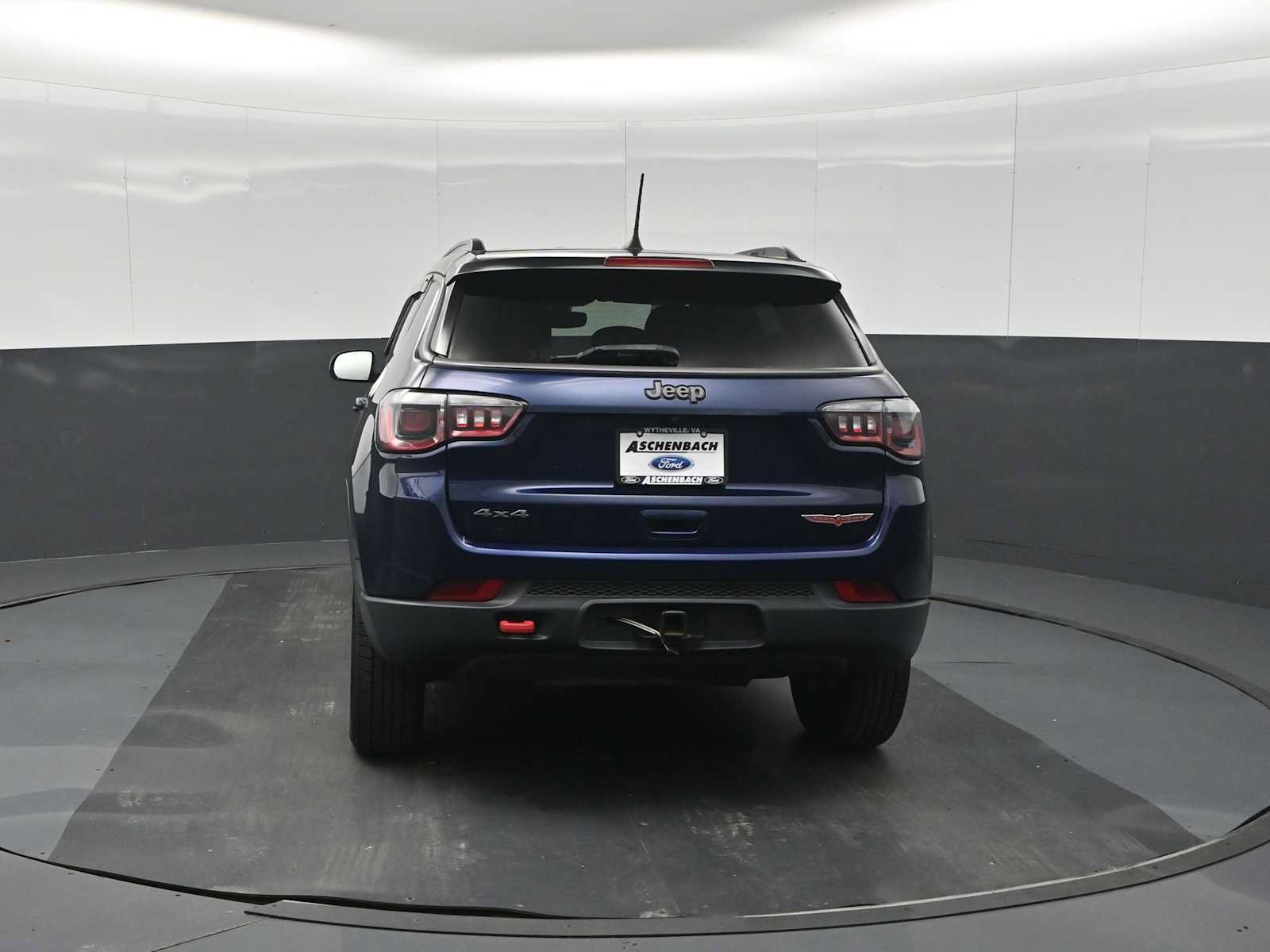 Used 2019 Jeep Compass Trailhawk w/ Popular Equipment Group AWD/4WD image 7