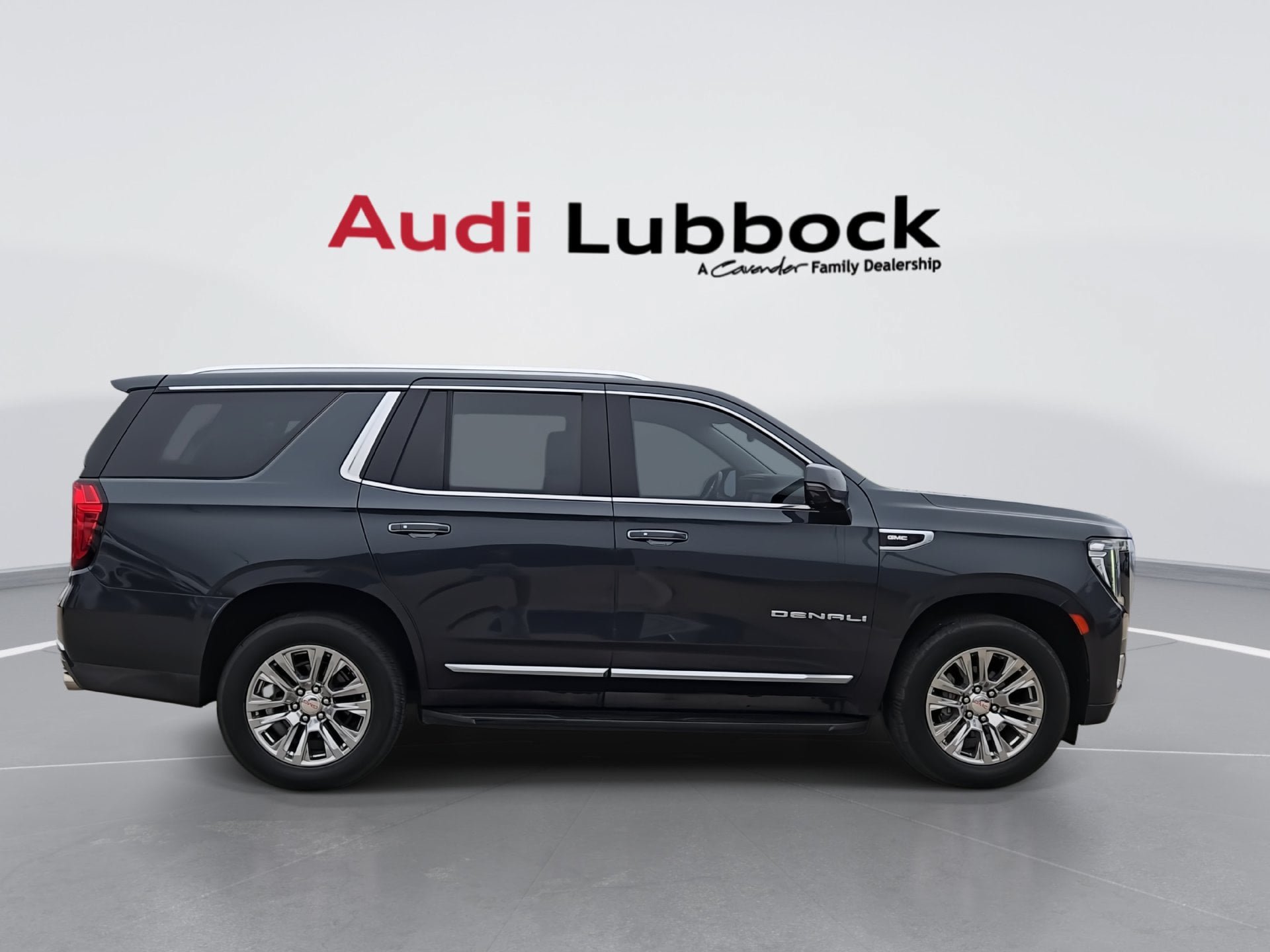 Used 2022 GMC Yukon Denali RWD image 9