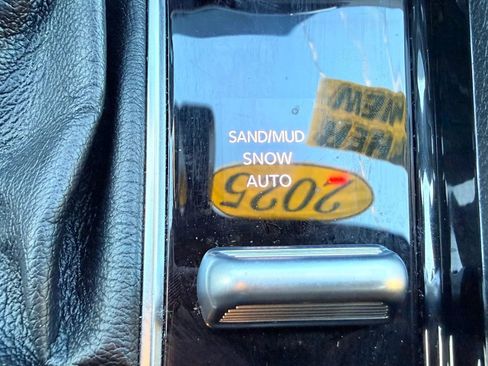 Used 2025 Jeep Compass Limited image 25