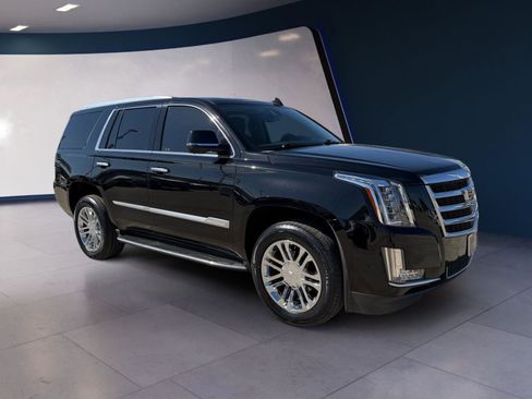Used 2020 Cadillac Escalade 2WD image 7