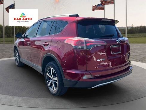 Used 2018 Toyota RAV4 XLE image 4