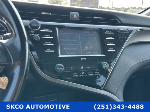 Used 2020 Toyota Camry SE image 16