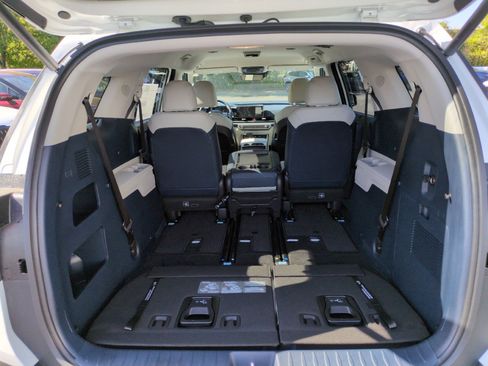 New 2026 Kia Carnival EX FWD image 37