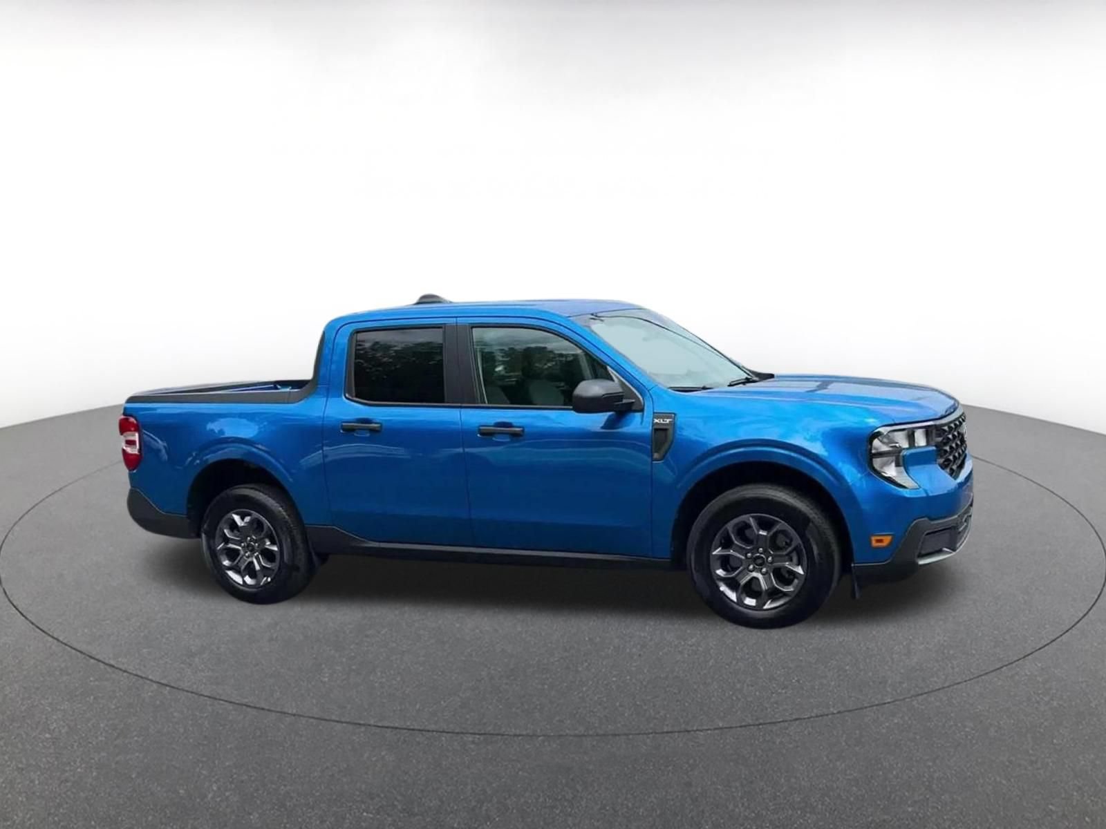 Used 2026 Ford Maverick XLT w/ Equipment Group 301A AWD/4WD image 2